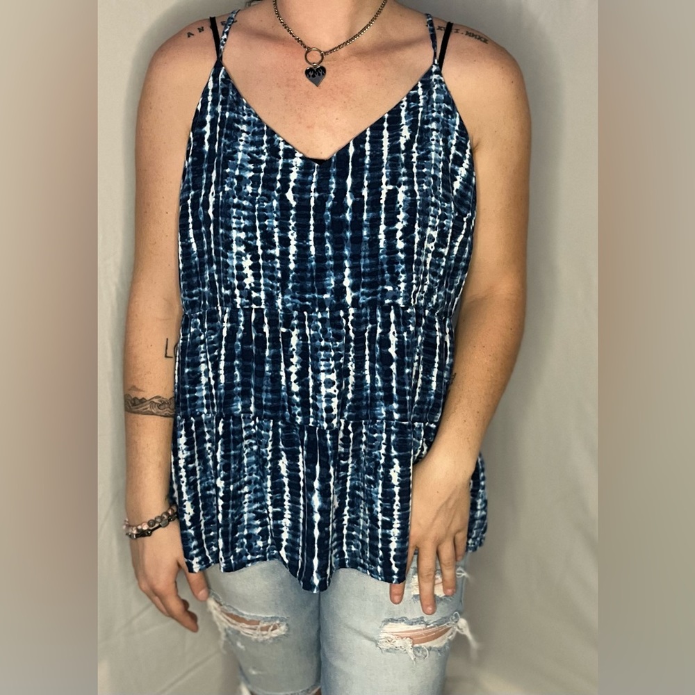 Women’s Blue/White Patterned Tank Top Size XL